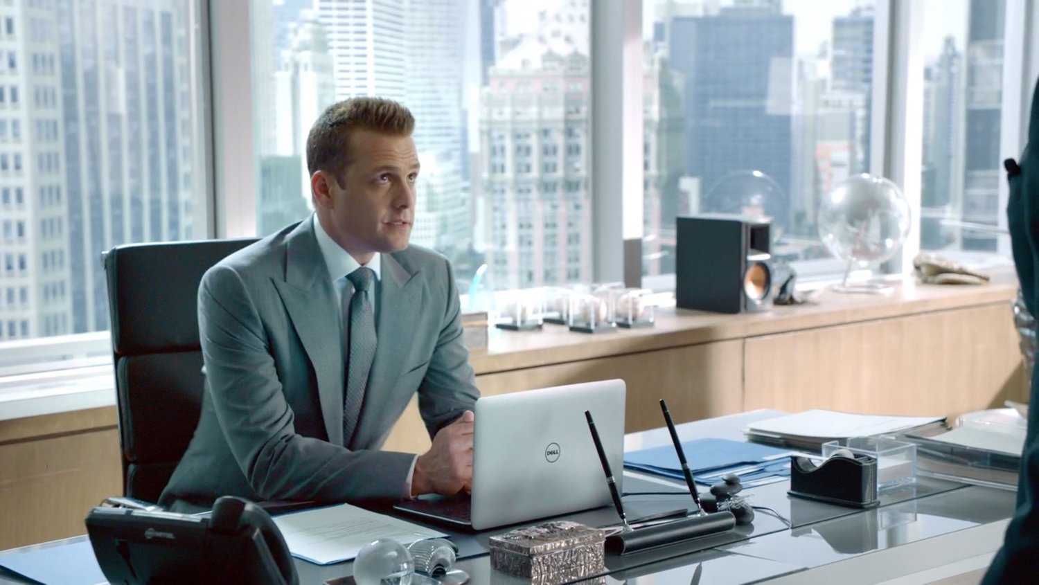 Suits - Harvey Specter's Office In CG - Deckor